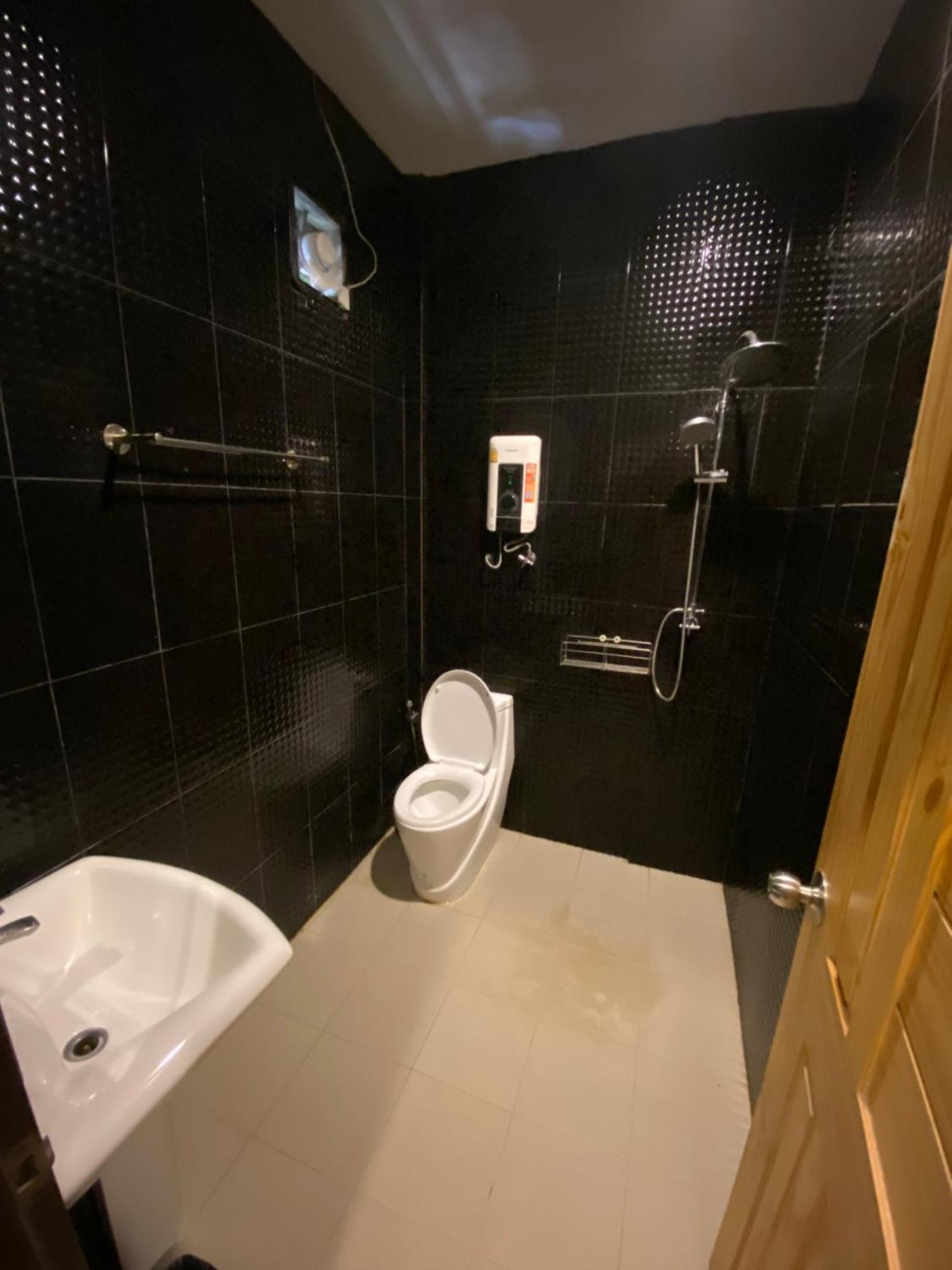 Rest Time Hotel Нонг Кай Екстериор снимка